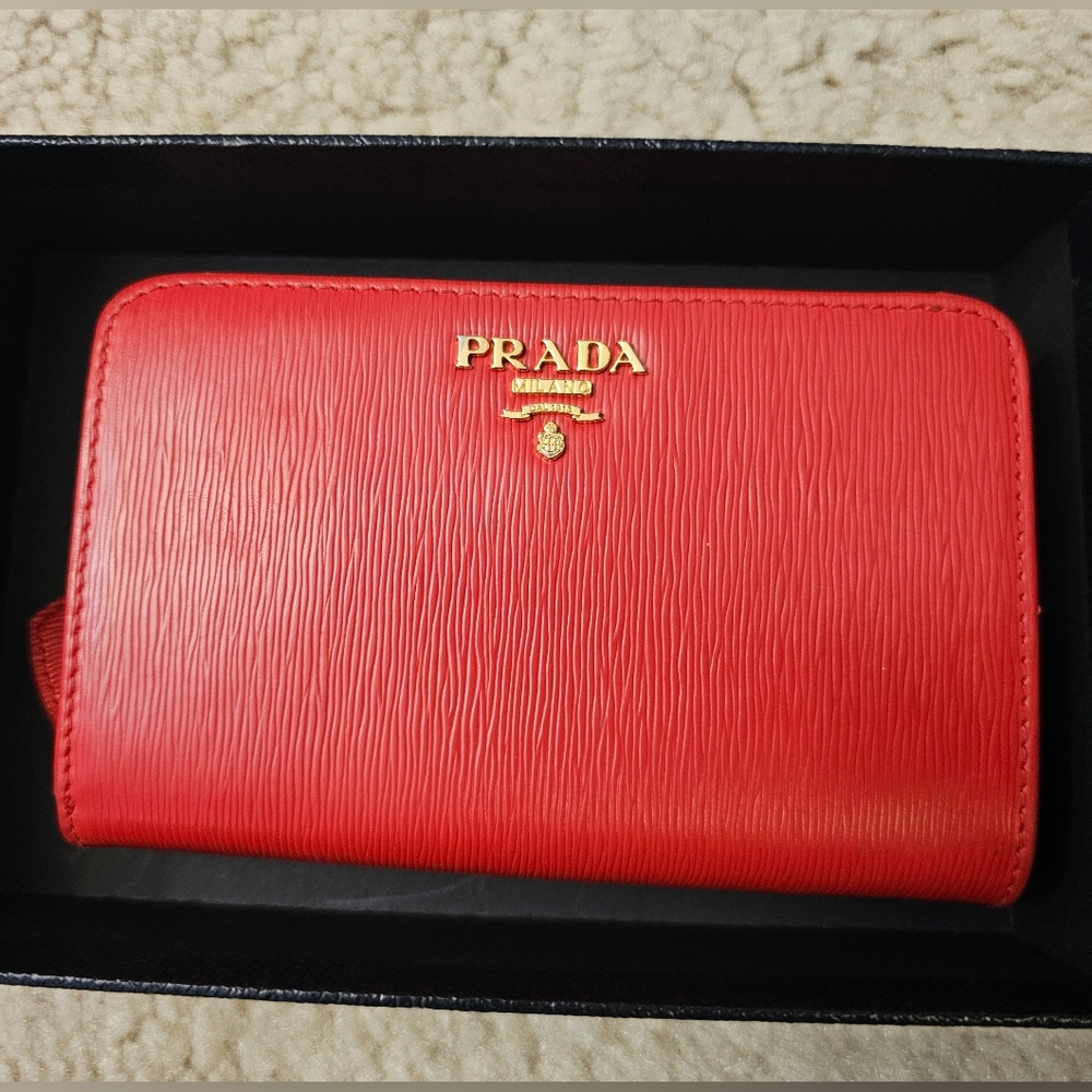 Authenric Prada Saffiano Wallet